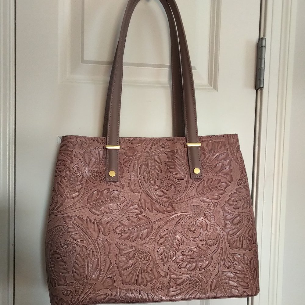 New Aida Rose Italian Leather embossed leaf mauve tote appx 21" drop 11"x14"x6"